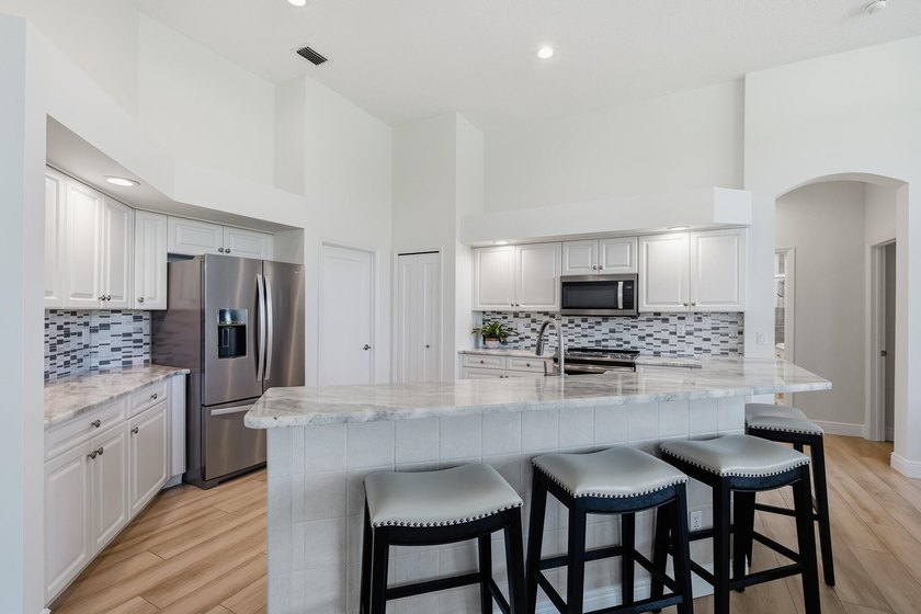 100% Move-In Ready! Beautifully updated and bright Monarch - photo 14
