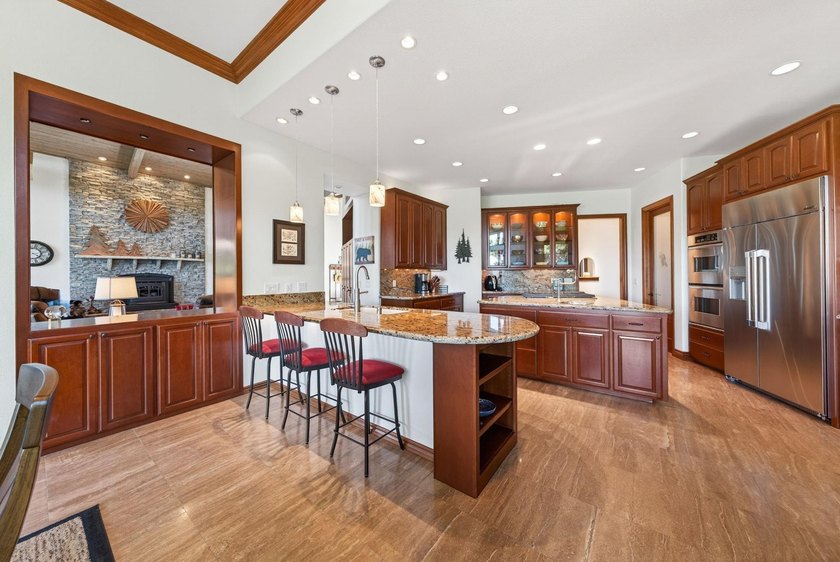 TIMELESS.... ELEGANCE...Meets Mountain Majesty in this Stunning - photo 21