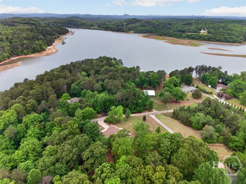 Move-in ready home with beautiful Lake Hartwell view and major - photo 33
