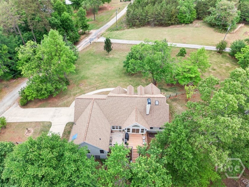Move-in ready home with beautiful Lake Hartwell view and major - photo 34