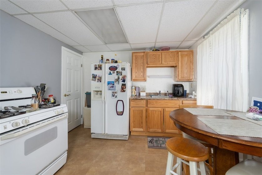 This 4 unit investment property offers strong income potential - photo 15