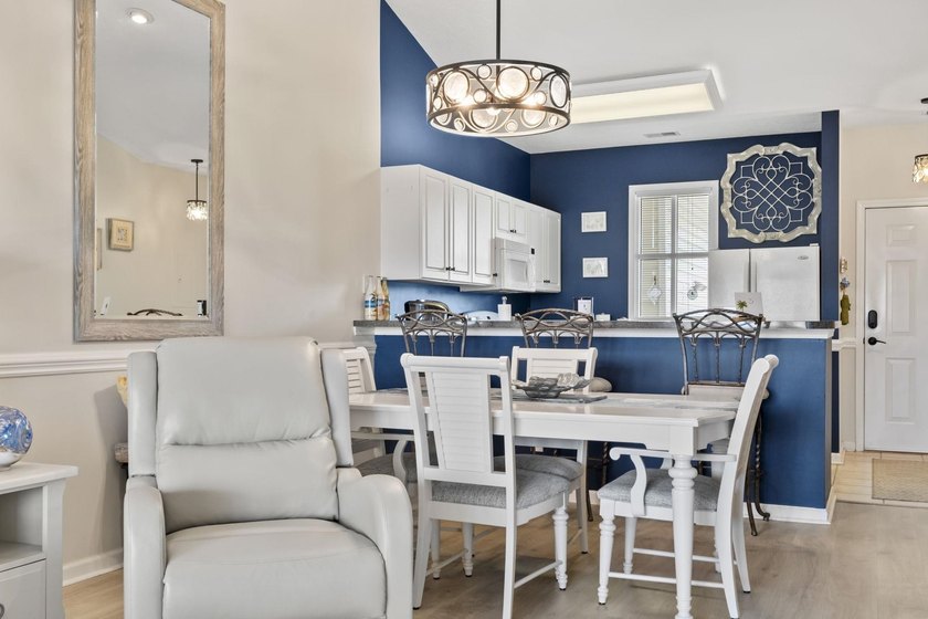 Look at this beautifully furnished 2 bedroom, 2 bath condo - photo 10