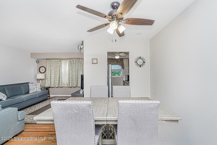 Welcome to 163 Cromwell Avenue! This beautifully maintained - photo 3