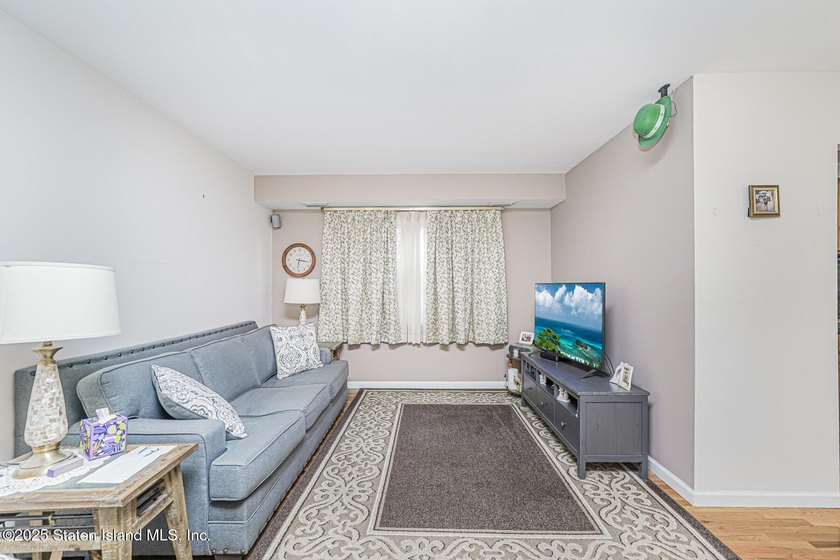 Welcome to 163 Cromwell Avenue! This beautifully maintained - photo 7