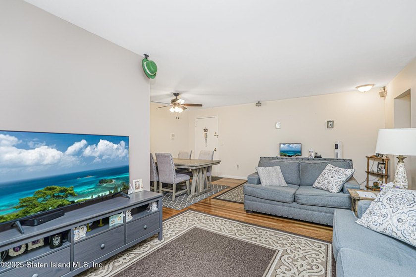 Welcome to 163 Cromwell Avenue! This beautifully maintained - photo 8