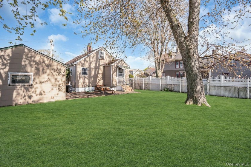 Great starter house! Make this home your own! Located close to - photo 15