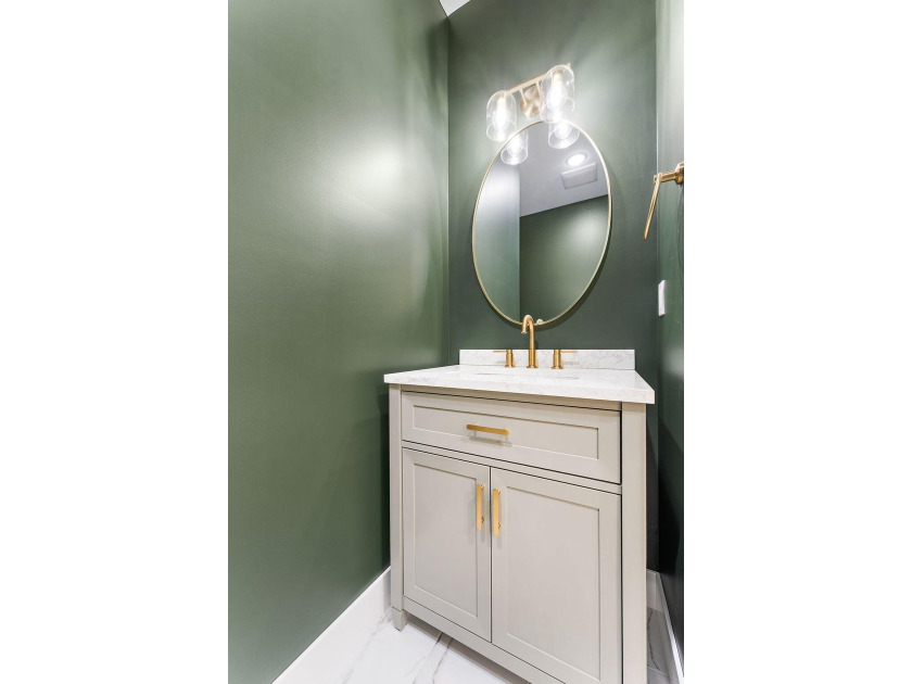 **INTERIOR PHOTOS COMING TOMORROW** Beautiful custom-built - photo 24
