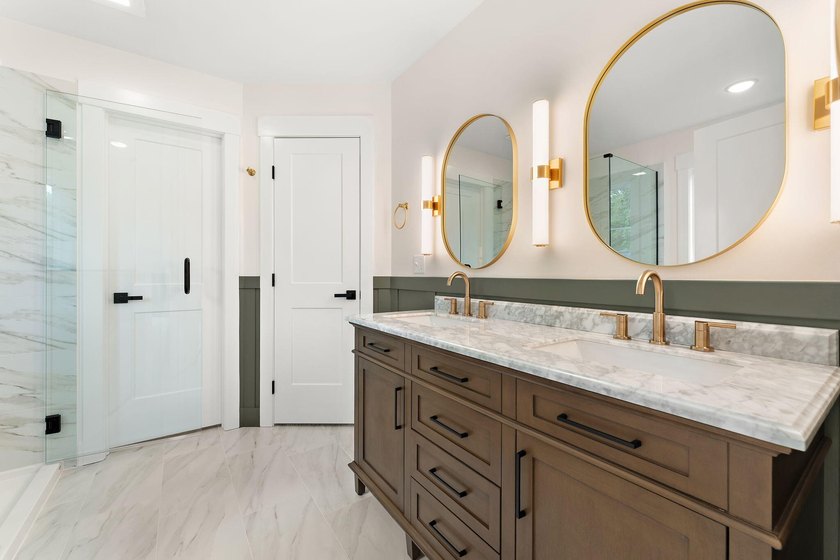 **INTERIOR PHOTOS COMING TOMORROW** Beautiful custom-built - photo 36