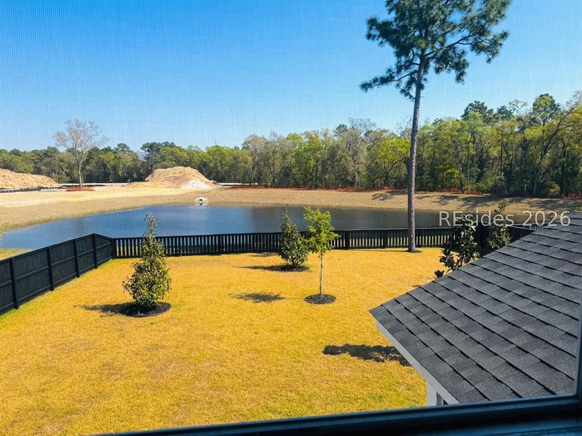Move-in ready and located in an established section of Gleason - photo 3