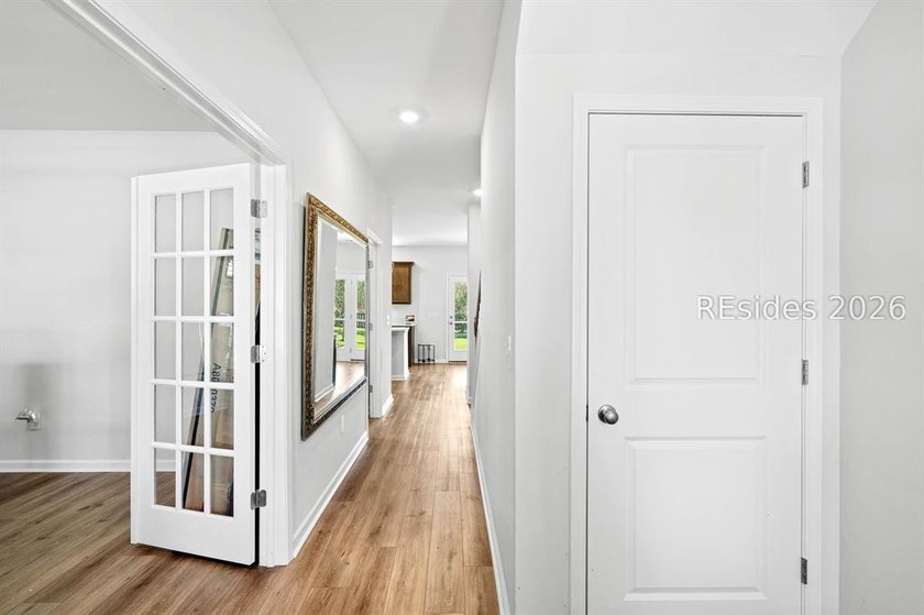 Move-in ready and located in an established section of Gleason - photo 7