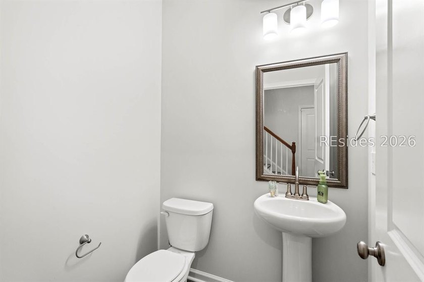 Move-in ready and located in an established section of Gleason - photo 10