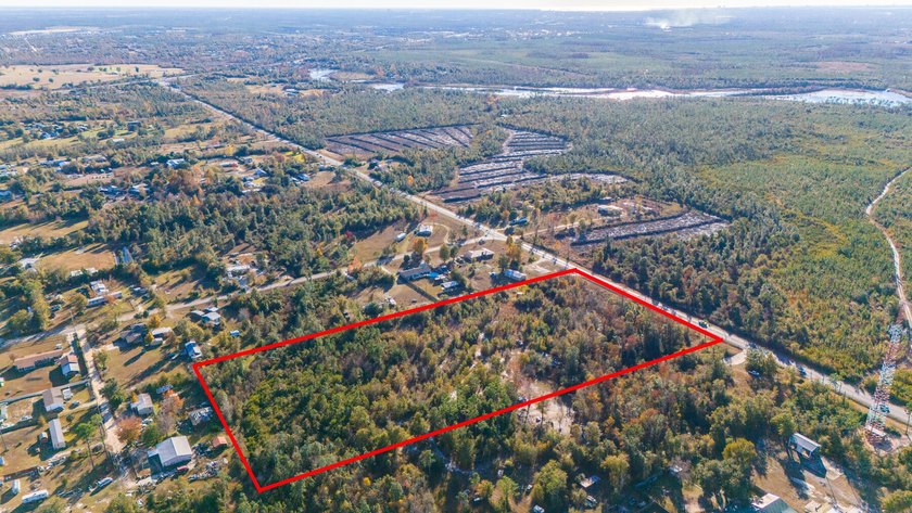 This large, vacant land parcel is a dream at 7.15 ACRES! Zoning - photo 3