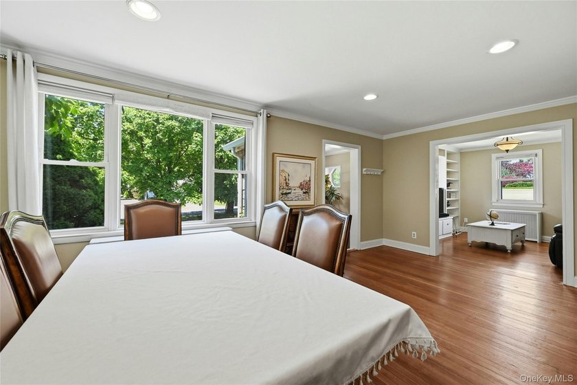 Beautiful Storybook Brick &amp; Stone 2/3 Bedroom, 2 Full Bath - photo 6