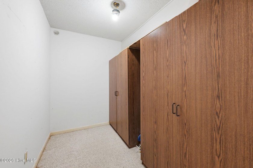 With a total of 1,943 square feet, let's just imagine Friday - photo 18