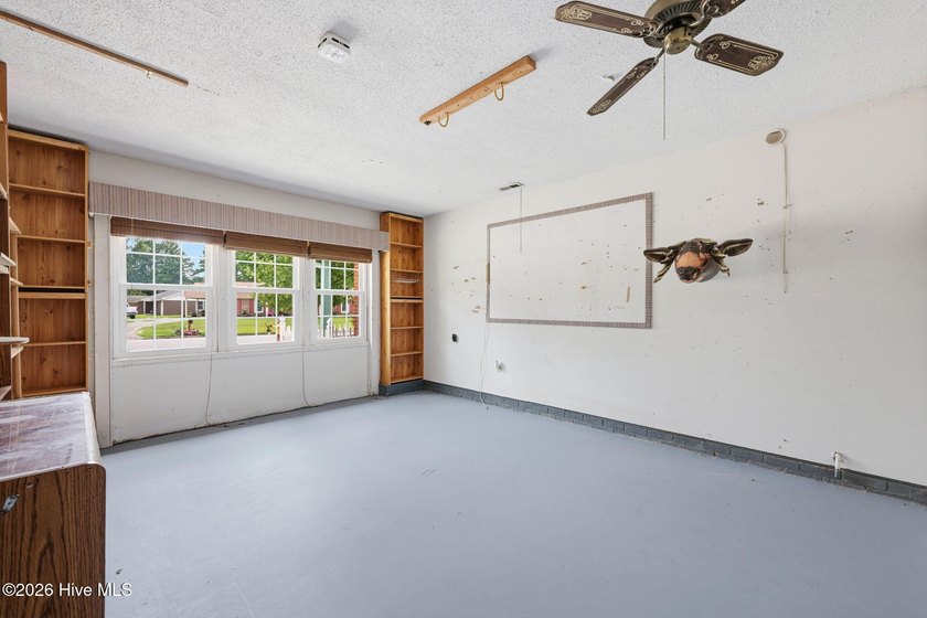 With a total of 1,943 square feet, let's just imagine Friday - photo 20