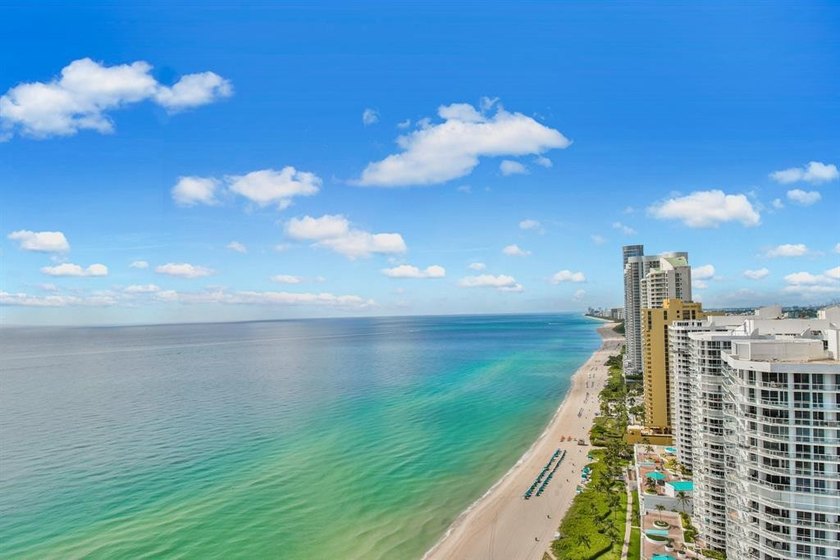 Exclusive pied-a-terre at La Perla Condominium in Sunny Isles - photo 20