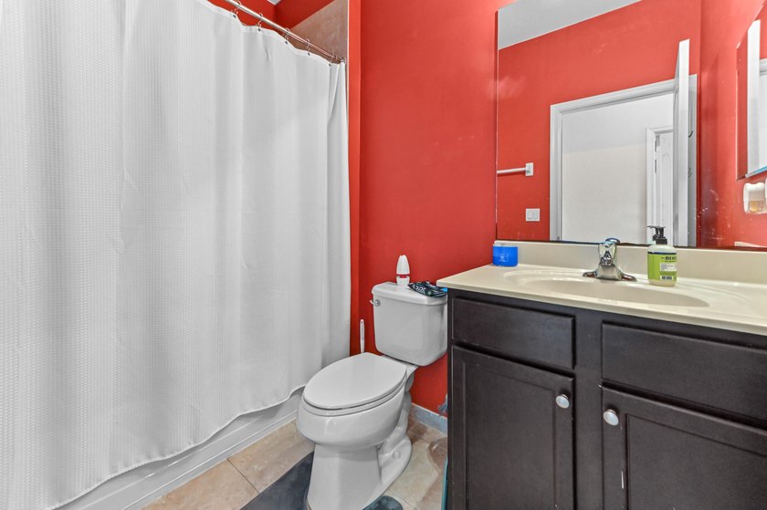 Welcome to this charming townhouse in Charleston Commons, West - photo 22