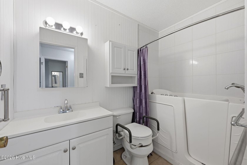 With a total of 1,943 square feet, let's just imagine Friday - photo 26