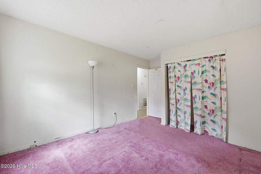 With a total of 1,943 square feet, let's just imagine Friday - photo 27