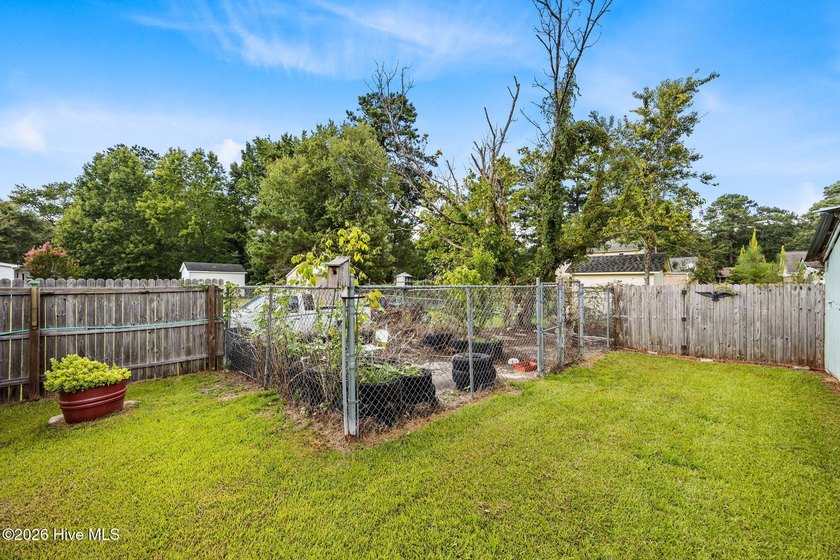 With a total of 1,943 square feet, let's just imagine Friday - photo 38
