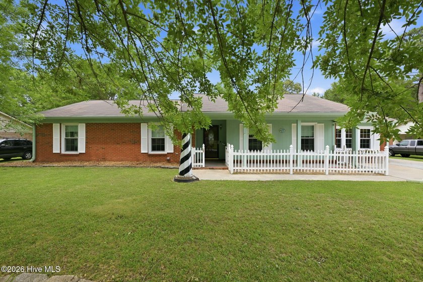 With a total of 1,943 square feet, let's just imagine Friday - photo 39