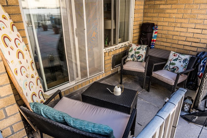 Alcove studio converted to a one-bedroom, offering a flexible - photo 14