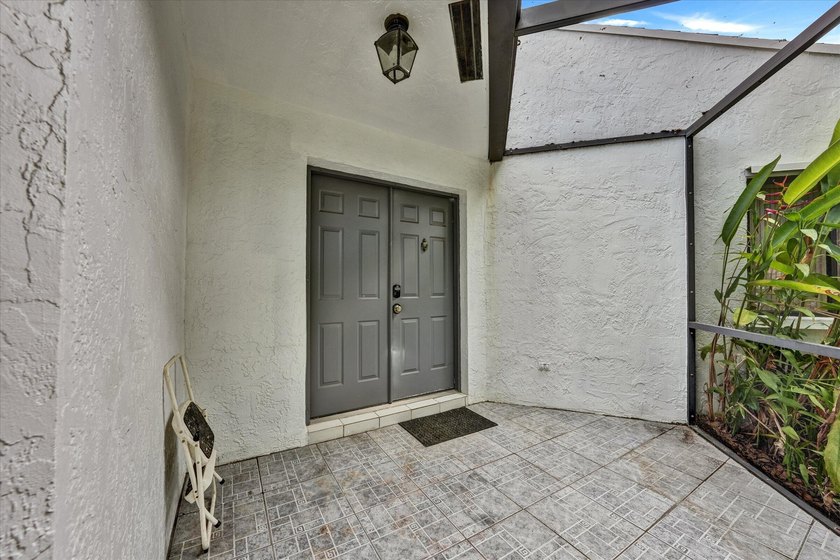 Welcome to this charming and beautifully upgraded 3-bedroom - photo 12