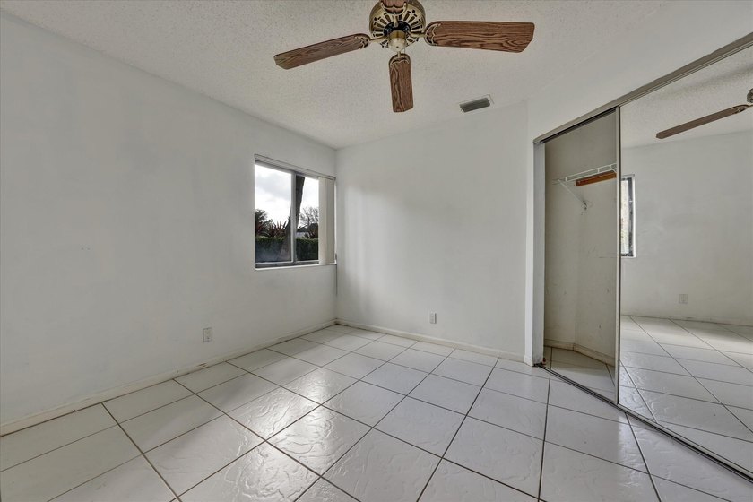 Welcome to this charming and beautifully upgraded 3-bedroom - photo 15
