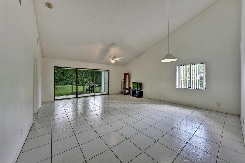 Welcome to this charming and beautifully upgraded 3-bedroom - photo 16