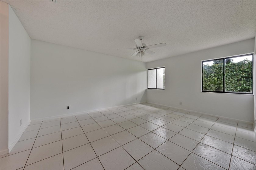 Welcome to this charming and beautifully upgraded 3-bedroom - photo 18