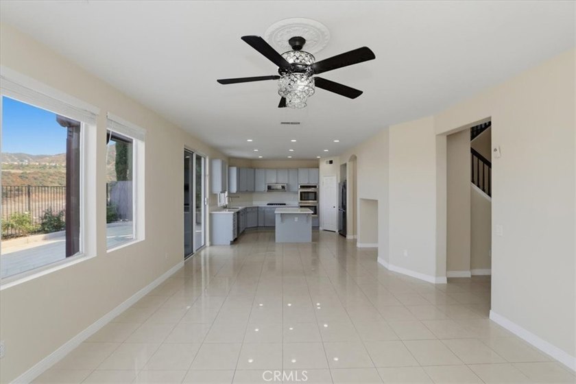 Gorgeous view home in the prestigious Eagle Glen community with - photo 19