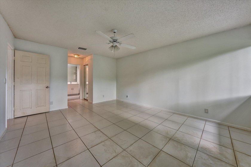 Welcome to this charming and beautifully upgraded 3-bedroom - photo 19