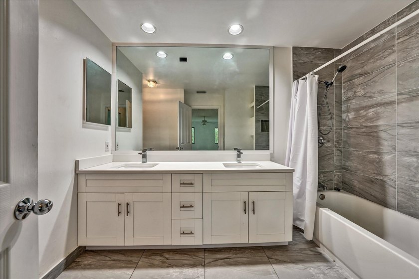 Welcome to this charming and beautifully upgraded 3-bedroom - photo 21
