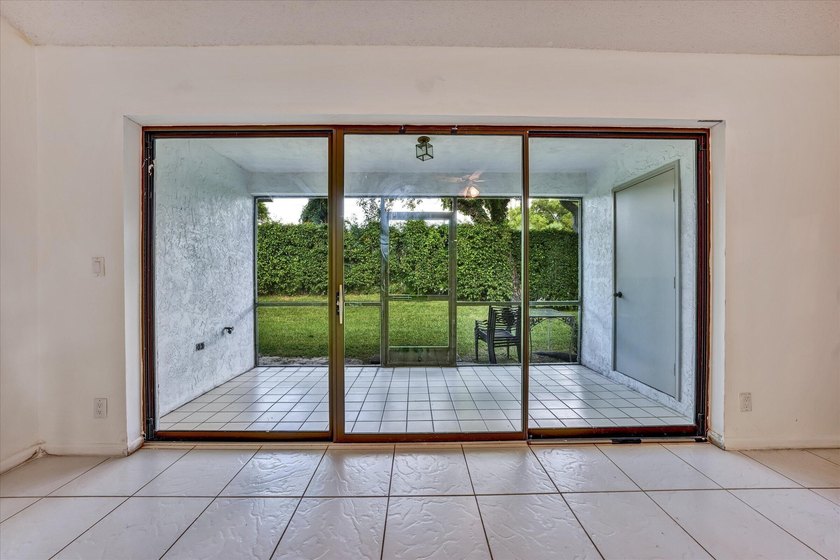 Welcome to this charming and beautifully upgraded 3-bedroom - photo 25