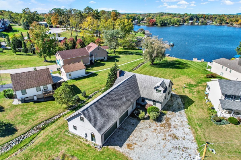 Spacious Lake House in Lake Meade - photo 3