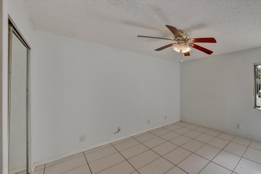 Welcome to this charming and beautifully upgraded 3-bedroom - photo 28