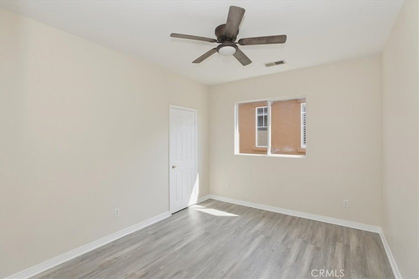 Gorgeous view home in the prestigious Eagle Glen community with - photo 29