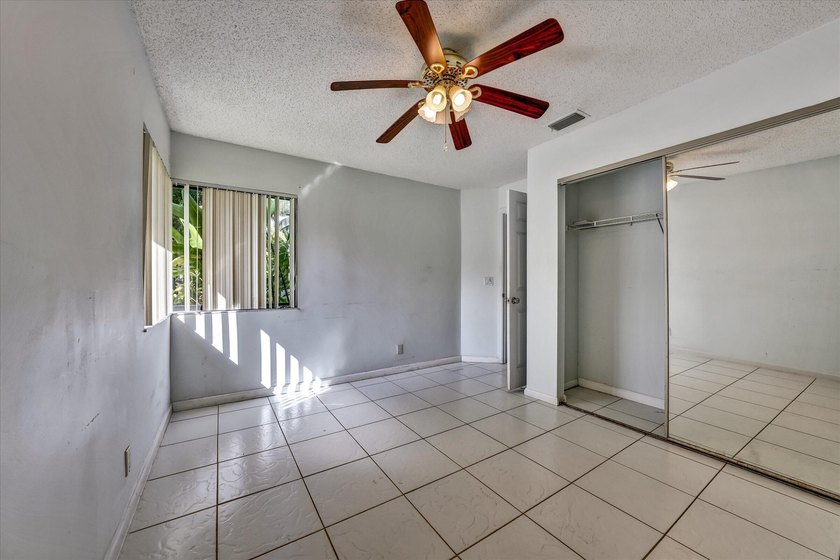 Welcome to this charming and beautifully upgraded 3-bedroom - photo 30