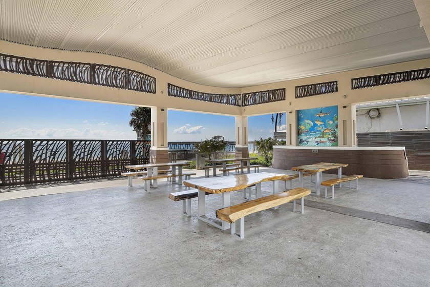 A+ Unbelievable location just steps to the beach, restaurants - photo 32