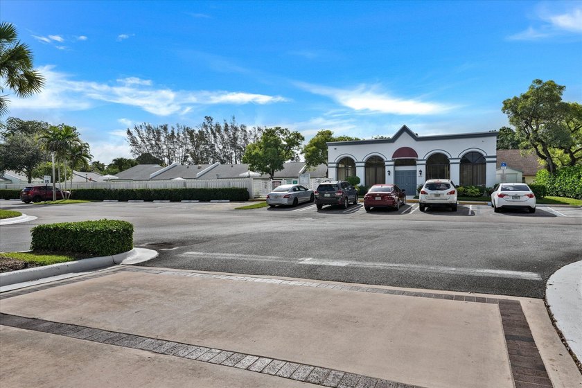 Welcome to this charming and beautifully upgraded 3-bedroom - photo 32