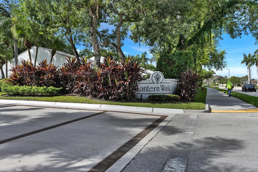 Welcome to this charming and beautifully upgraded 3-bedroom - photo 34
