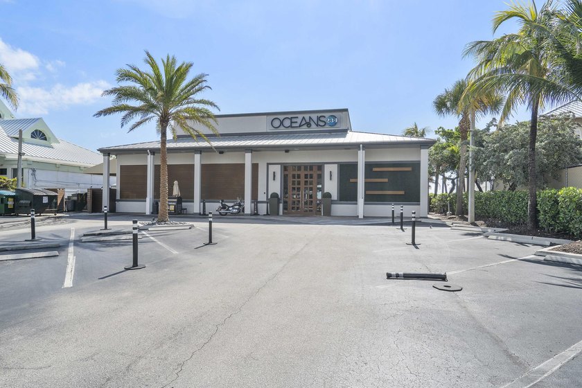 A+ Unbelievable location just steps to the beach, restaurants - photo 36