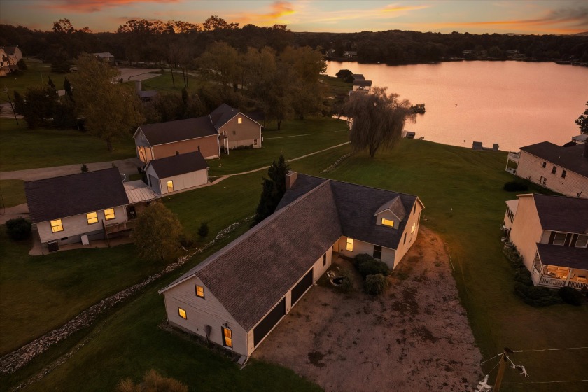 Spacious Lake House in Lake Meade - photo 2