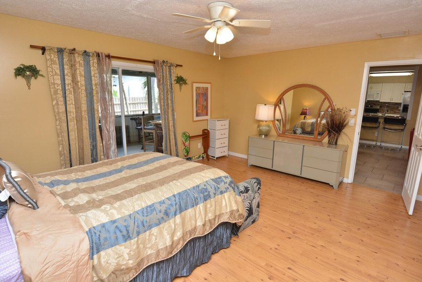 Unique opportunity to own a thoroughly maintained Corner lot - photo 14