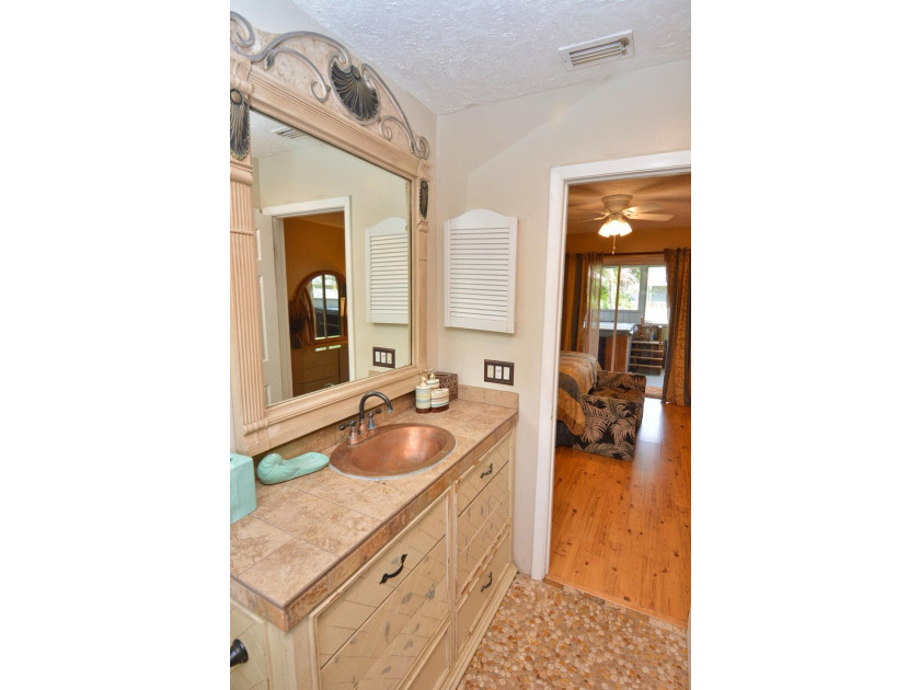 Unique opportunity to own a thoroughly maintained Corner lot - photo 17