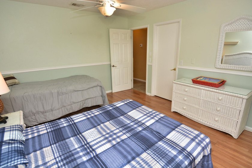 Unique opportunity to own a thoroughly maintained Corner lot - photo 20