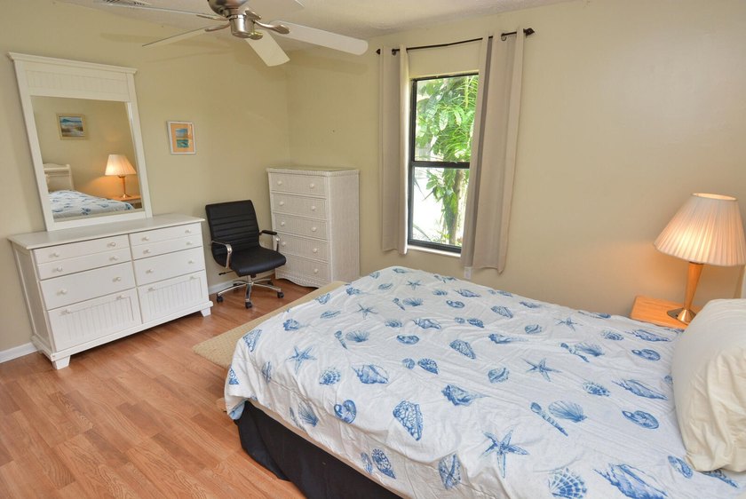 Unique opportunity to own a thoroughly maintained Corner lot - photo 22