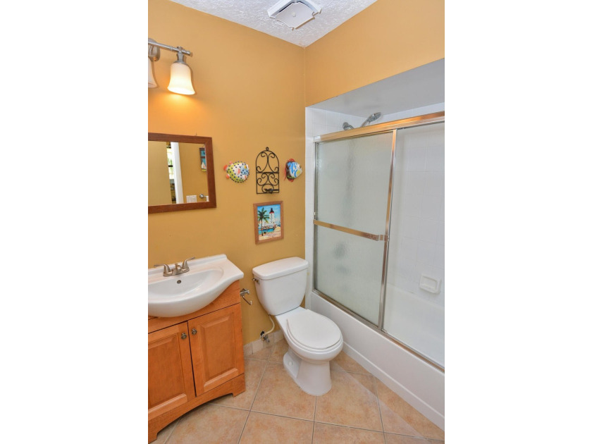 Unique opportunity to own a thoroughly maintained Corner lot - photo 24