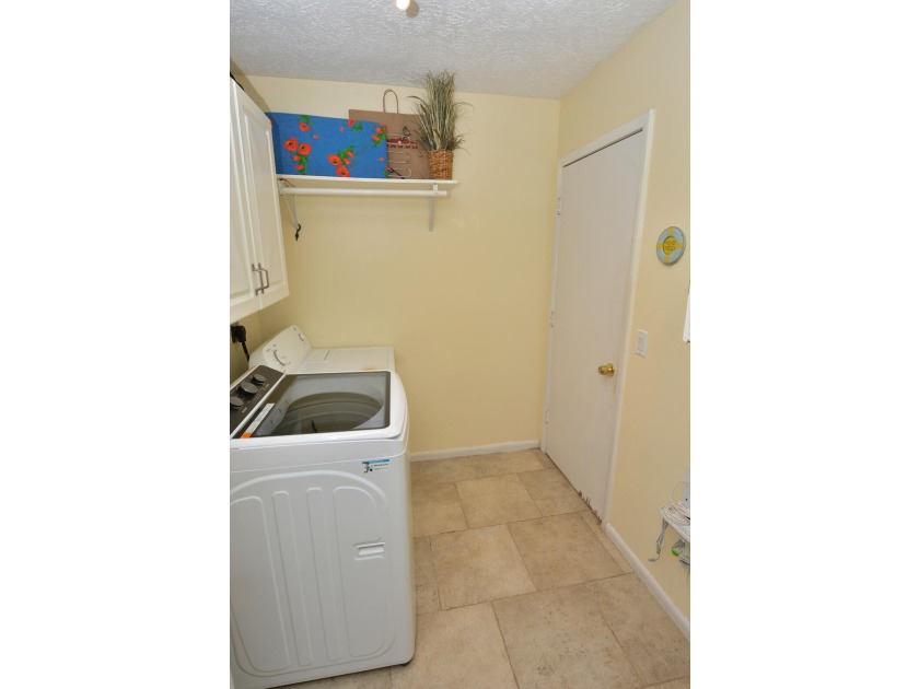 Unique opportunity to own a thoroughly maintained Corner lot - photo 25