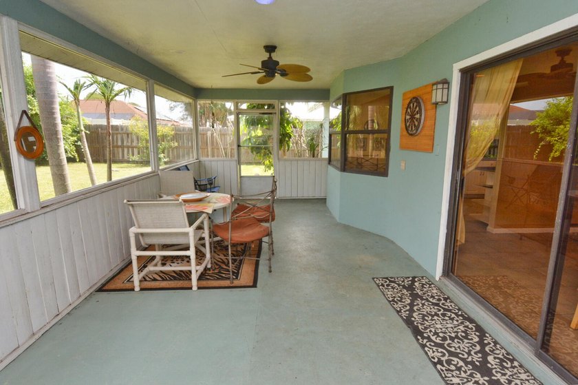 Unique opportunity to own a thoroughly maintained Corner lot - photo 27
